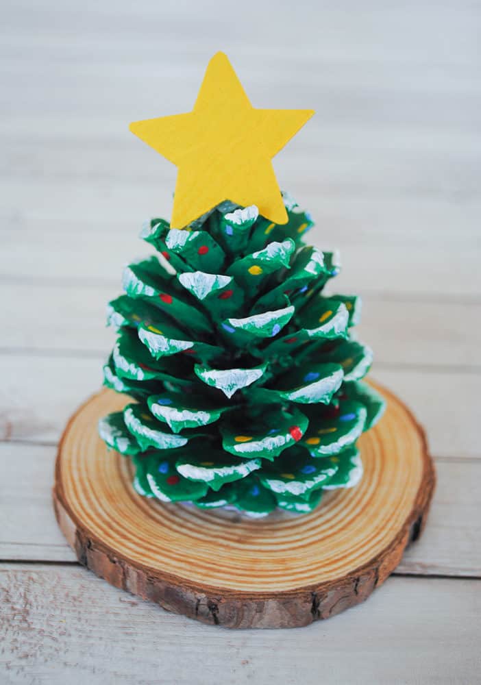 super-easy-pinecone-christmas-tree-craft-diy-christmas-tree-crafts