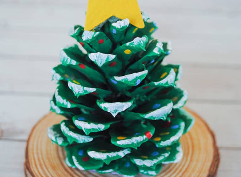 Super Easy Pinecone Christmas Tree Craft