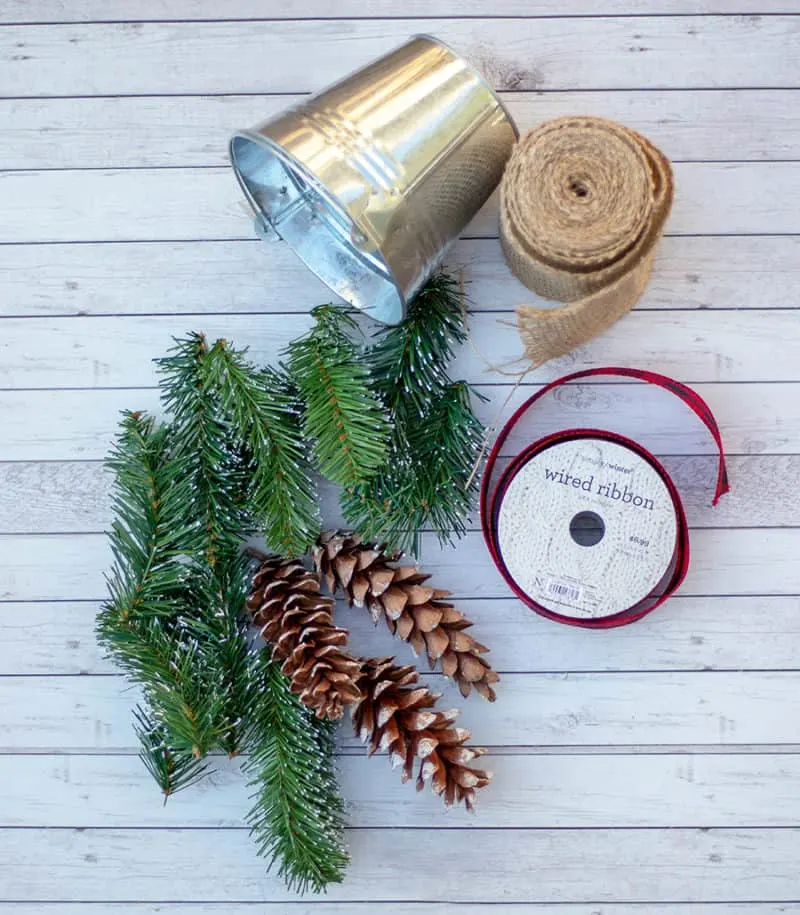 pinecone centerpiece supplies