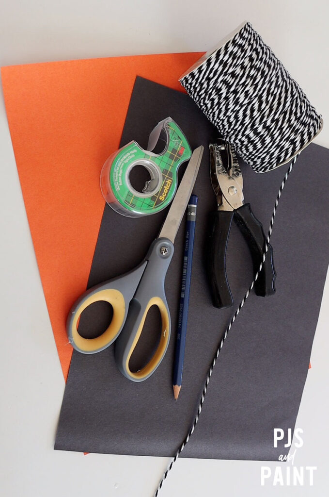 DIY Halloween Garland - Easy Tutorial - Pjs and Paint