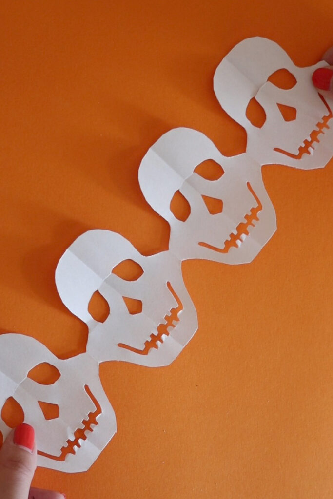 How to Make a Skull Paper Chain Pjs and Paint