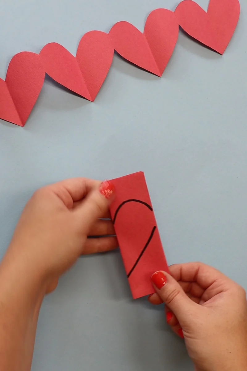 Paper Chain Hearts 