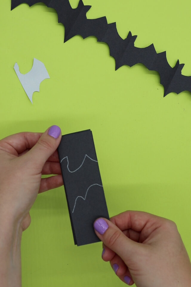 How to Make Halloween Paper Garland (With Free Template)